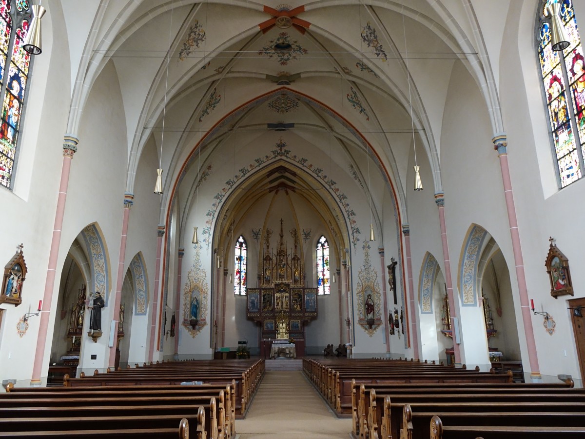 Hohenlinden, neugotischer Innenraum der St. Josef Kirche (09.02.2016)