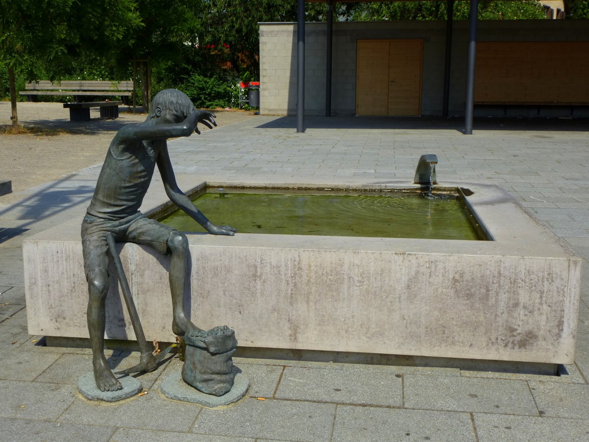 Hohentengen, Brunnen am Kirchplatz, Juli 2013