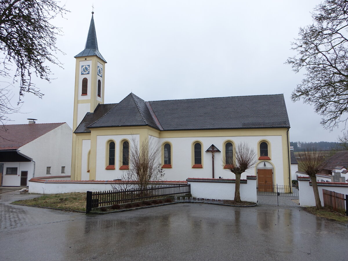 Holztraubach, Pfarrkirche St. Laurentius, erbaut von 1889 bis 1894 im neuromanischen Stil (28.02.2017)