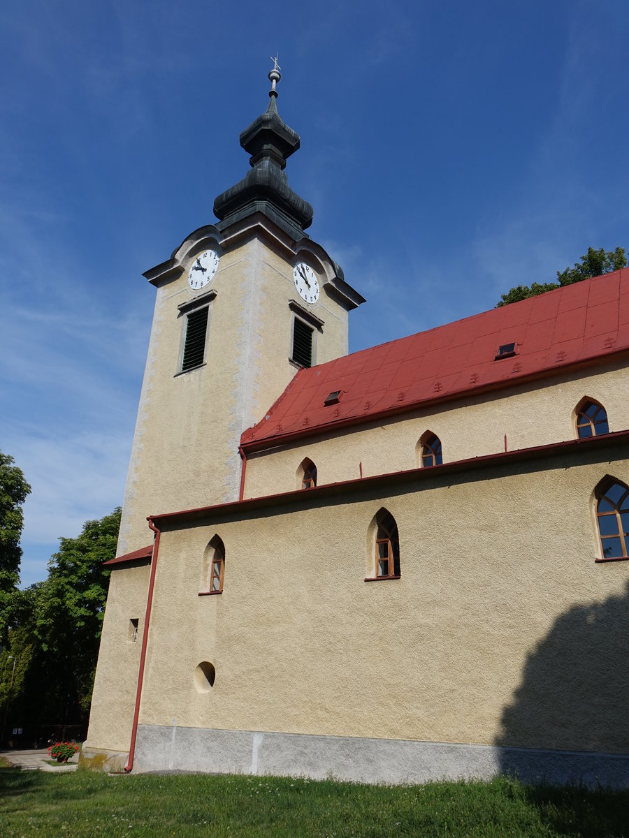Hontianske Nemce / Nemtze, kath. Pfarrkirche St. Martin, erbaut im 13. Jahrhundert (29.08.2020)