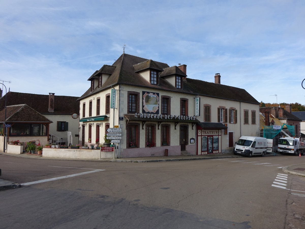 Hotel L`Auberge des 7 Ecluses in Rogny-les-Sept am Canal de Briare (29.10.2015)