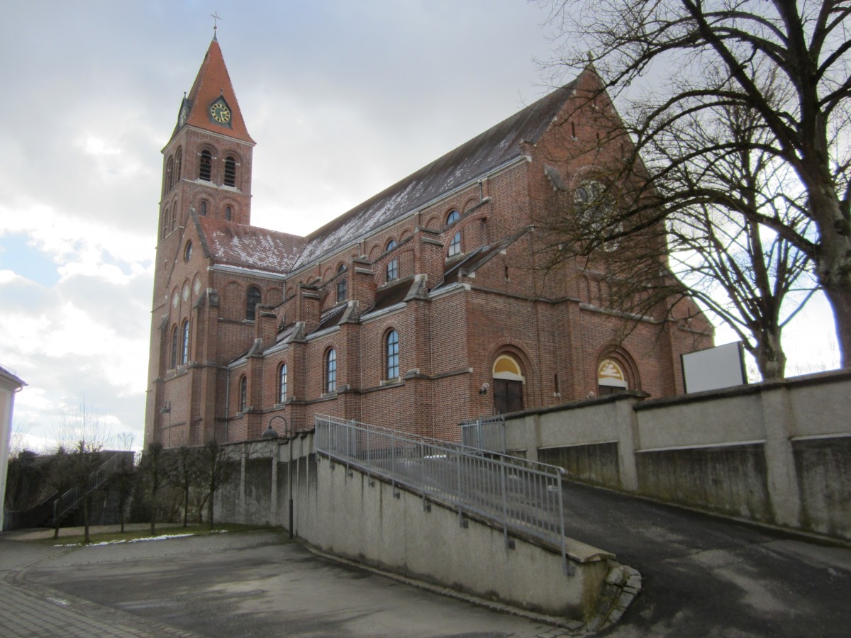 Hundersingen, St. Martin Kirche, erbaut von 1906 bis 1911 von Architekt Josef Cades (26.01.2014)