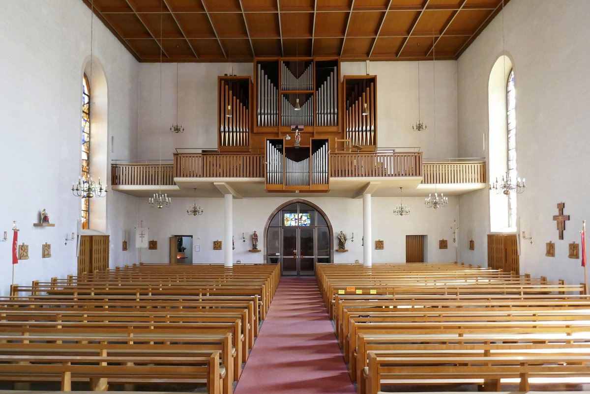 Ichenheim, Blick zur Orgelempore in der Kirche St.Nikolaus, Mai 2020