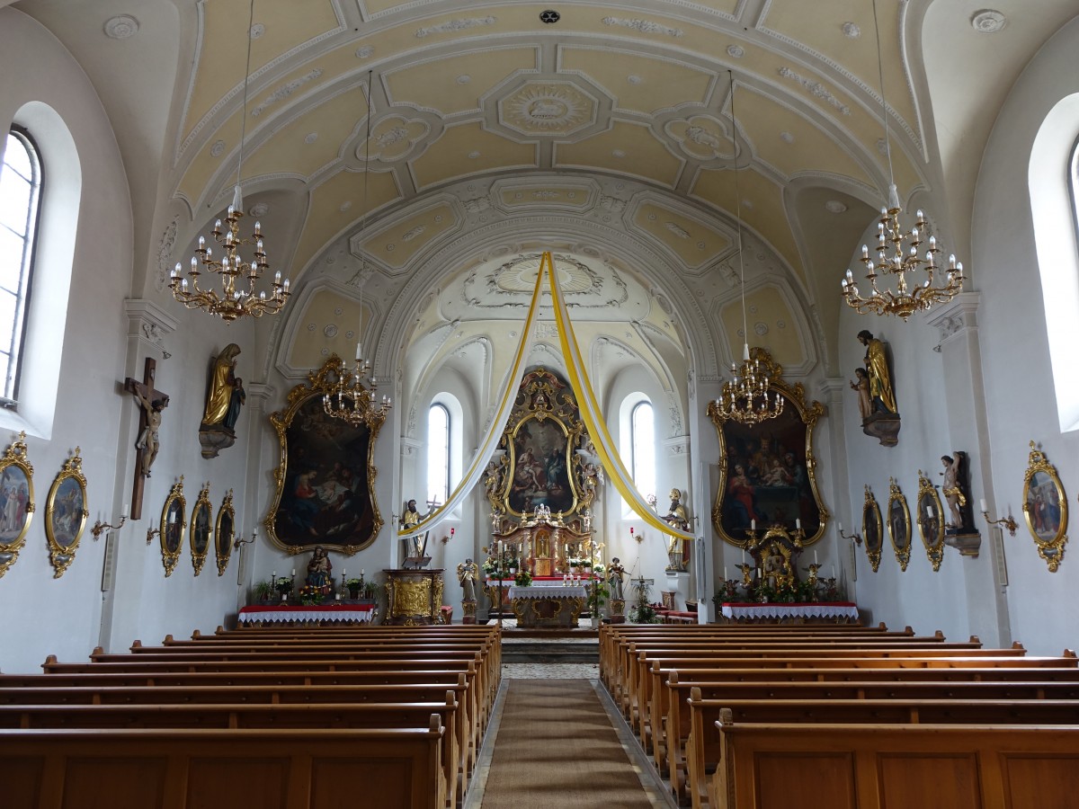 Iggensbach, neubarocke Ausstattung von 1922 der Pfarrkirche Maria Namen (25.05.2015)