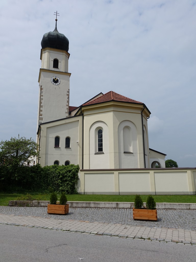 Iggensbach, neubarocke Pfarrkirche Maria Namen, erbaut 1885 (25.05.2015)