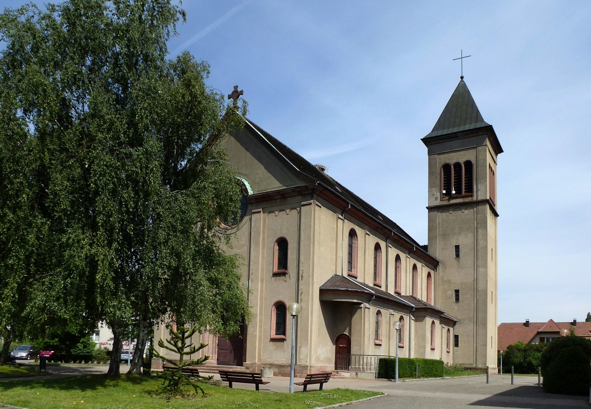 Illzach, die Kirche  Johannis der Tufer , erbaut 1936, Juni 2015