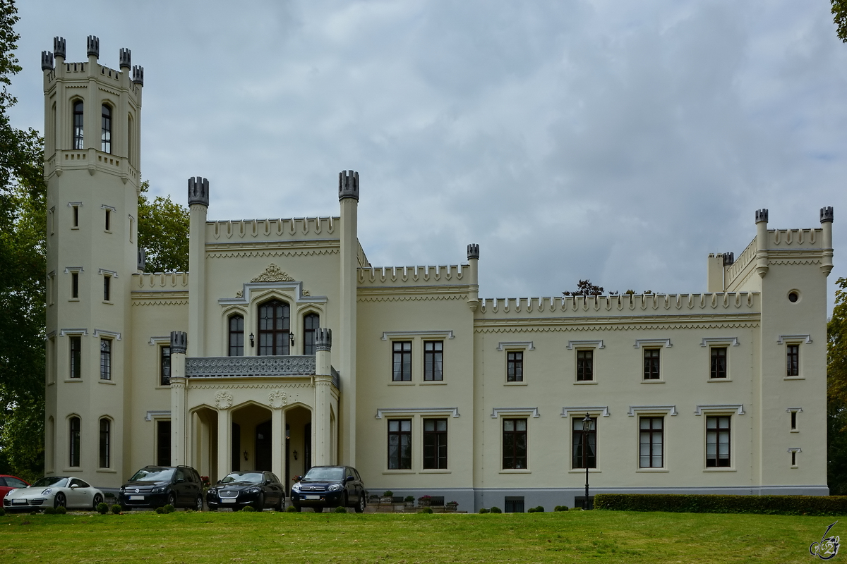 Im Bild das im Zeitraum 1848 bis 1853 entstandene Herrenhaus Kittendorf, welches heute als Hotel dient. (August 2014)