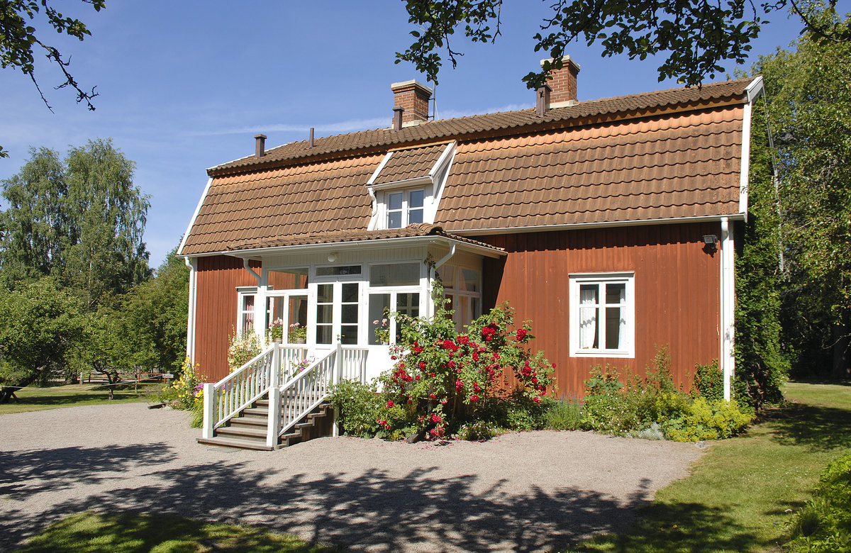 In Astrid Lindgrens Kindheit sehen viele den Schlssel zum Erfolg der weltberhmten Schriftstellerin. Aus dem Bauernhof Nh in Vimmerby ist inzwischen das Kulturzentrum Ns geworden. Besucher knnen dort das Elternhaus von Astrid Lindgren besichtigen 
Aufnahme: 21. Juli 2017.