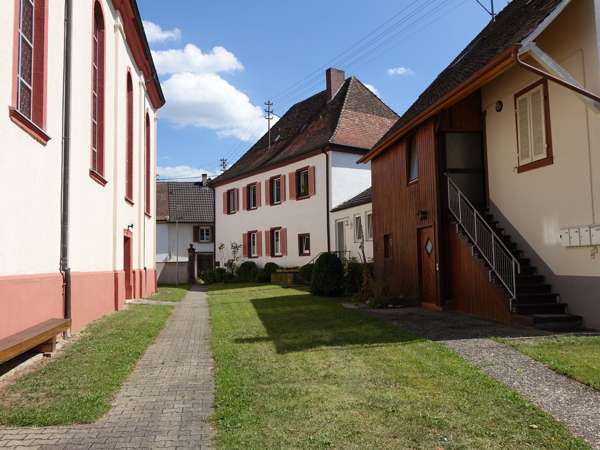 Jechtingen, Pfarrhaus der kath. Pfarrgemeinde in der Kirchstrae (14.08.2016)