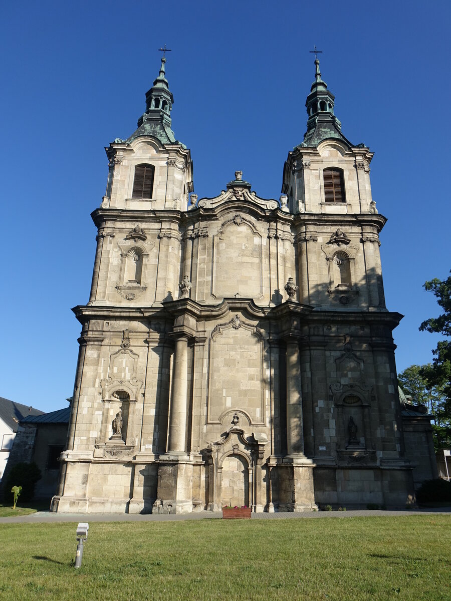 Jedrzejow, Klosterkirche St. Marien und Adalbert, erbaut im 13. Jahrhundert, barocker Umbau von 1728 bis 1730 (19.06.2021)