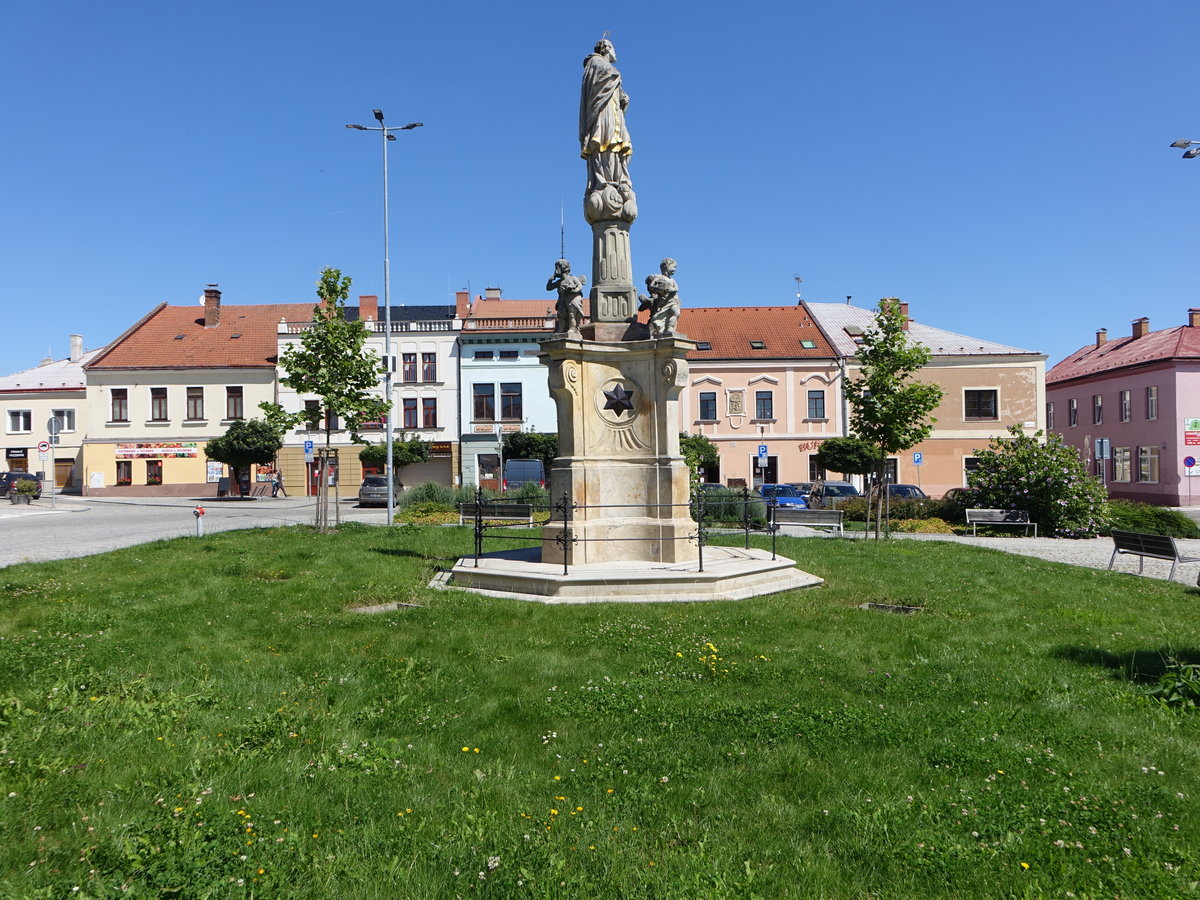 Jevicko / Gewitsch, Statue fr Johannes Nepomuk am Palackeho Namesti (01.08.2020)