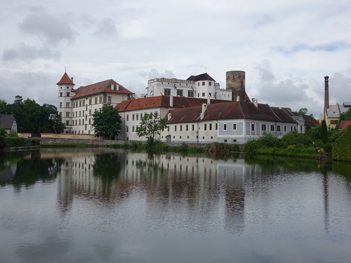 Jindruchuv Hradec, Renaissance-Schloss, erbaut ab 1259, im 16. Jahrhundert Umbau unter Joachim von Neuhaus und dessen Sohn Adam II. zu einem reprsentativen Renaissance-Schloss (28.05.2019)