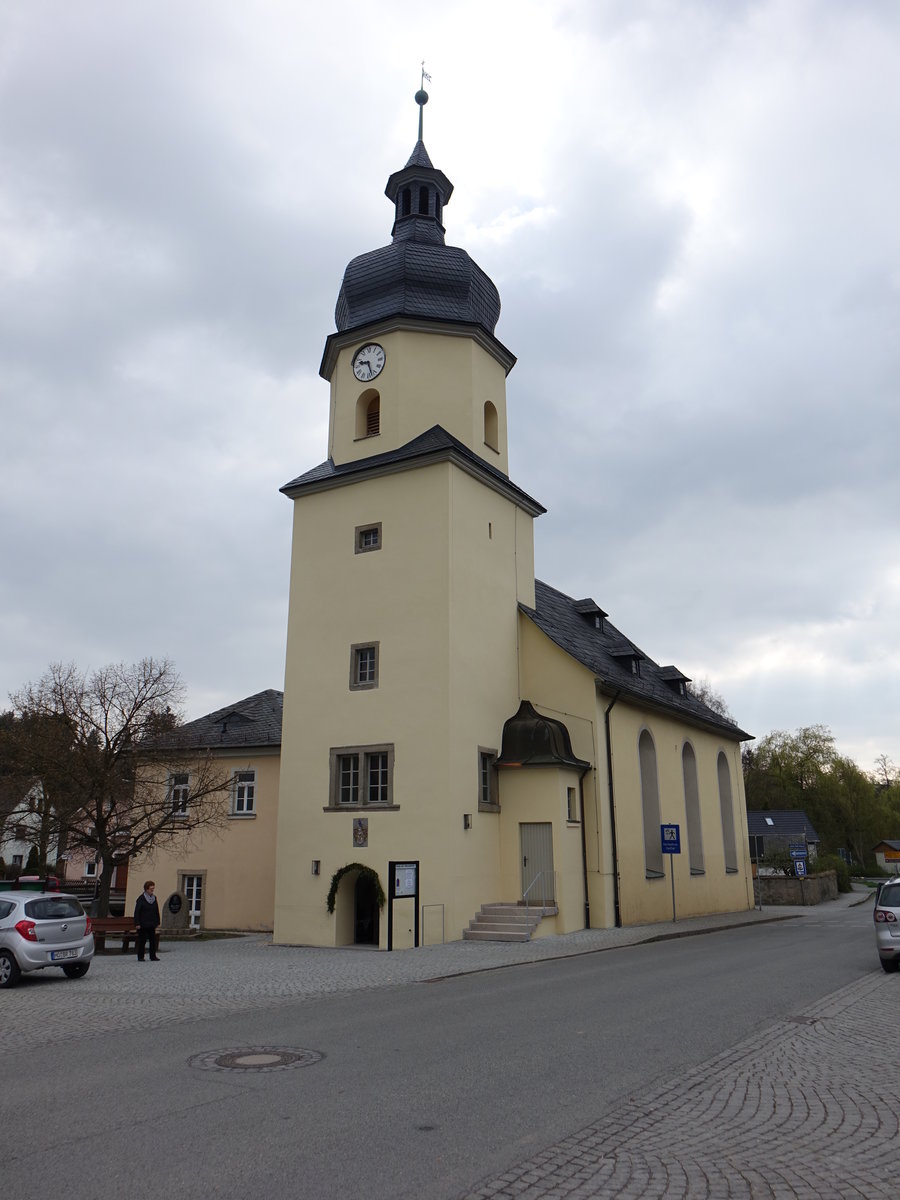 Joditz, Ev. St. Johannes Kirche, Saalbau mit Westturm, erbaut 1704 (14.04.2017)
