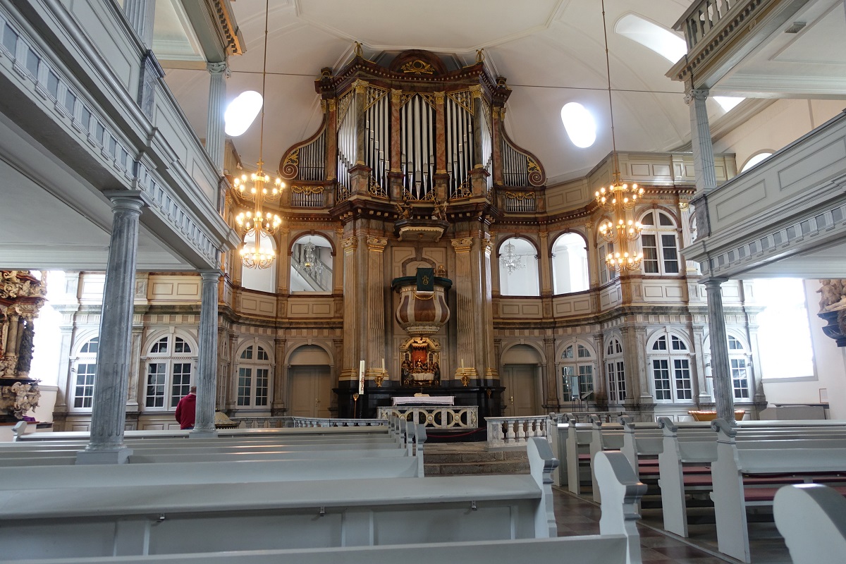 Kanzelaltar und Orgel der St. Nikolai-Kirche in Kappeln am 27.6.2019