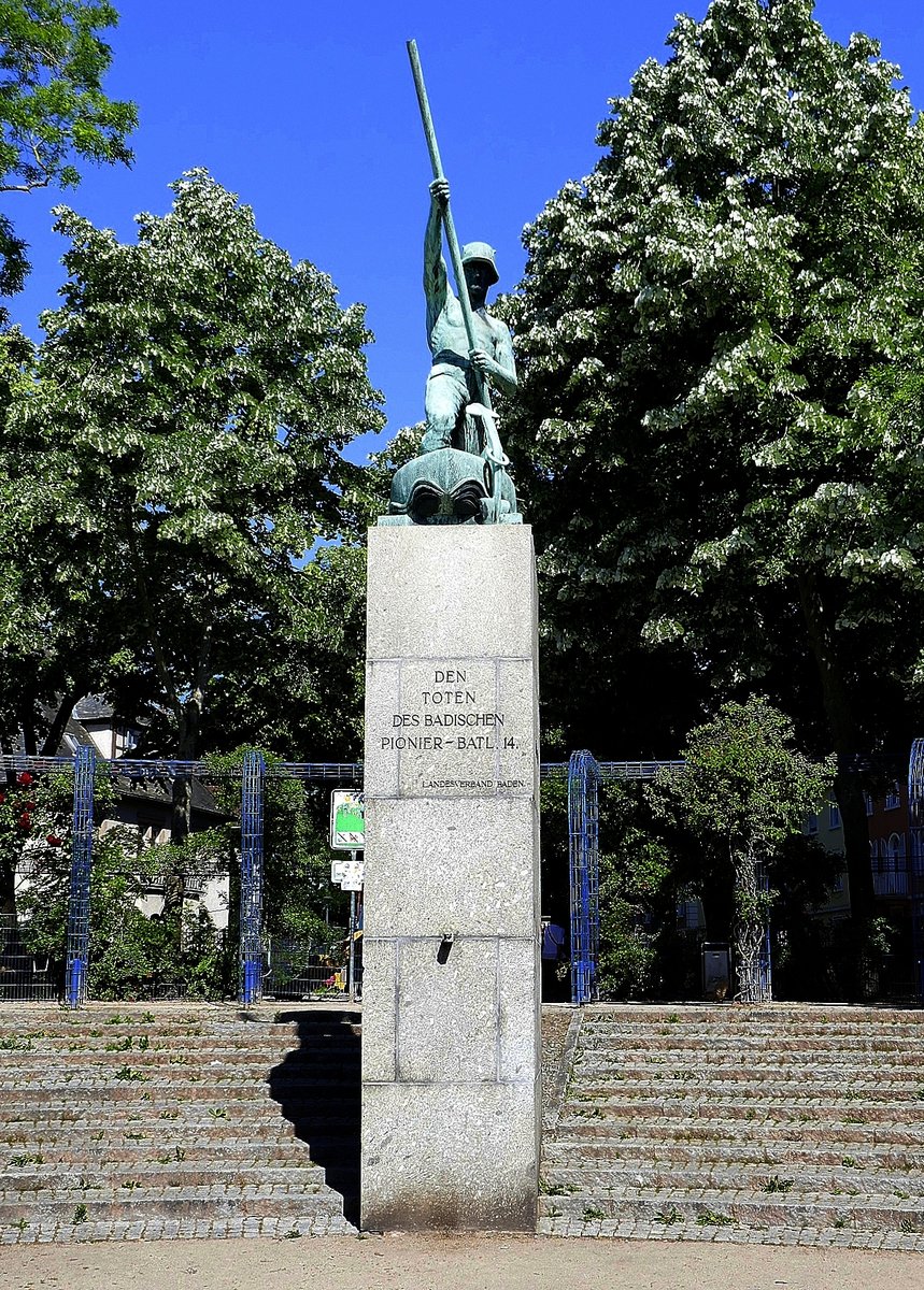 Kehl, Denkmal fr gefallene badische Soldaten im Rosengarten-Stadtpark, Mai 2020