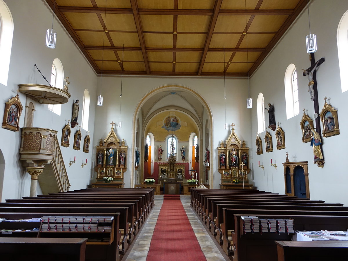 Kemnath bei Fuhrn, Innenraum der Pfarrkirche St. Ulrich (04.06.2017)