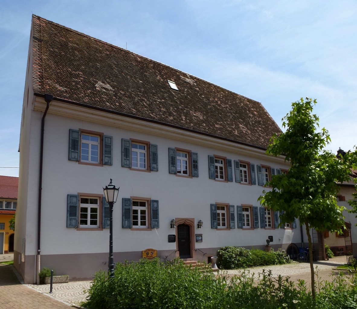 Kenzingen, in dem ehemaligen Herrschaftshaus befindet sich seit 1976 das Museum  Oberrheinische Narrenschau , Juni 2013