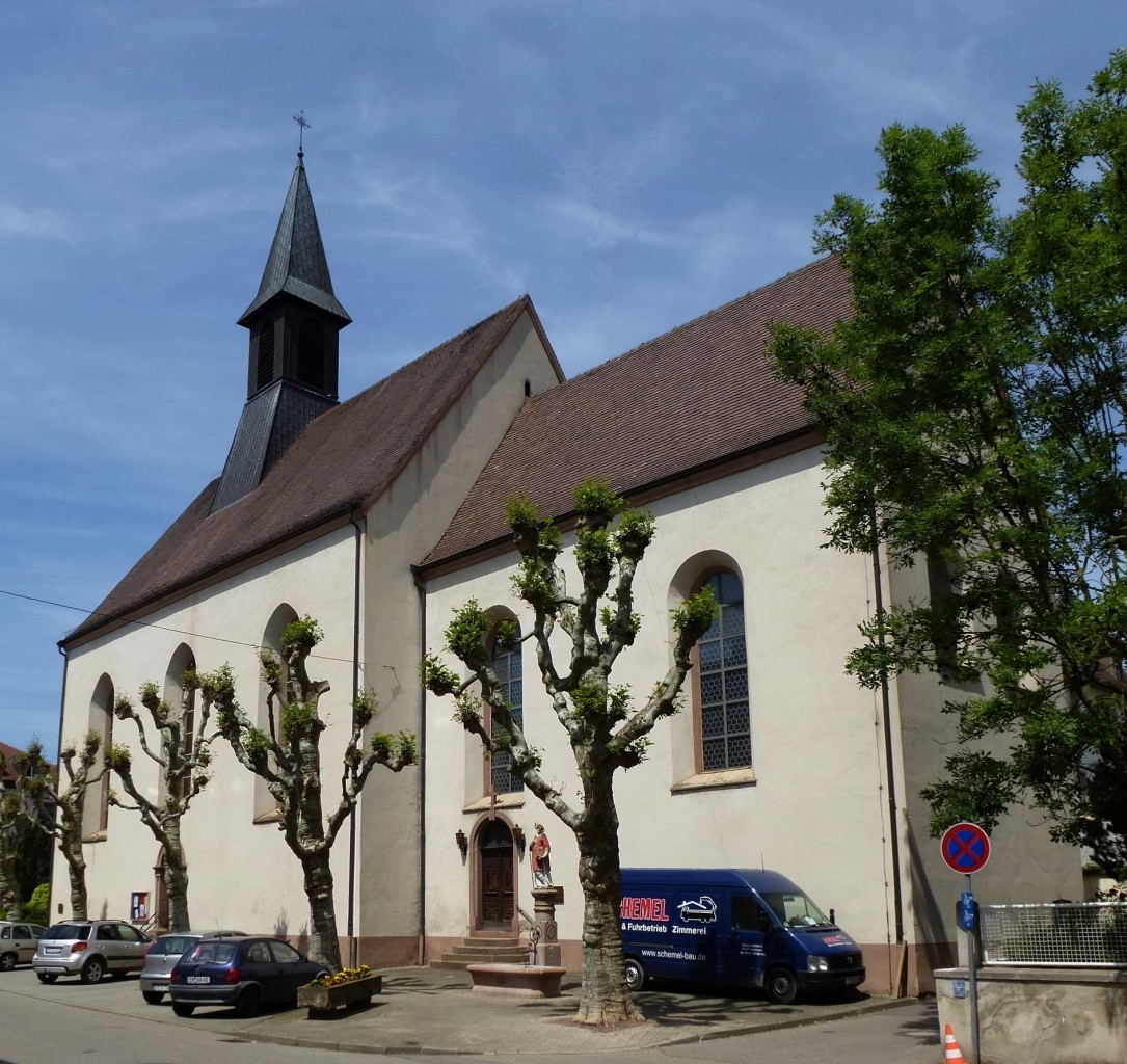 Kenzingen, die Kirche des ehemaligen Franziskanerklosters, erbaut 1659-62, seit 1891 evangelische Kirche, der Chor ist katholische Spitalkapelle, Juni 2013