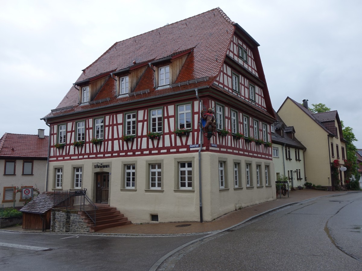 Kieselbronn, Fachwerkhaus in der Hauptstrae (30.05.2015)