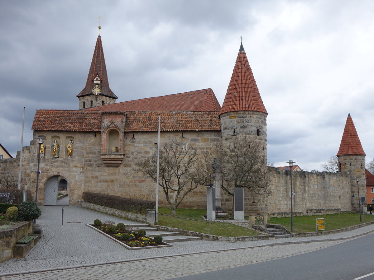 Kirchenburg Effeltrich, erbaut im 15. Jahrhundert (27.03.2016)