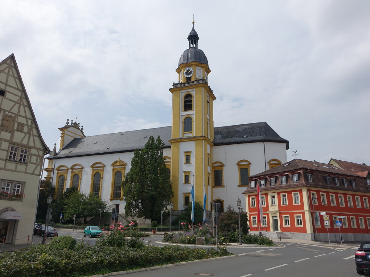 Kitzingen, Ev. Stadtkirche, erbaut von 1686 bis 1699 durch Antonio Petrini, frhere Ursulinenkirche (27.08.2017)