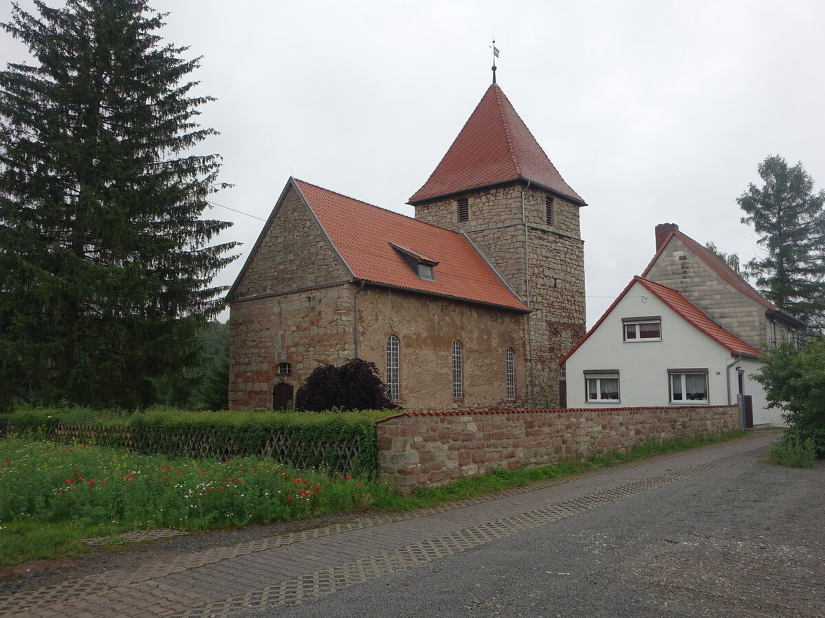 Kleinfurra, romanische evangelische Dorfkirche St. Annen, erweitert im 19. Jahrhundert (30.06.2023)