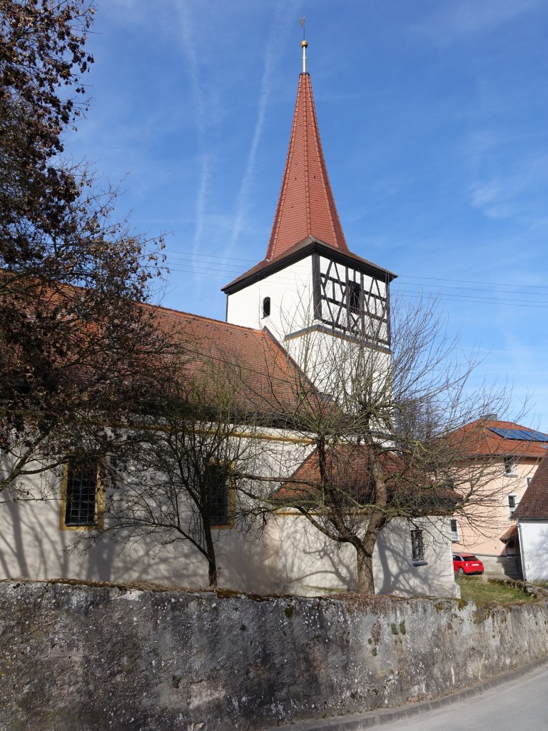 Kleinweisach, Ev. Pfarrkirche St. Marien, Chorturmkirche, erbaut im 15. Jahrhundert, 
Langhaus erbaut 1725 (09.03.2015)