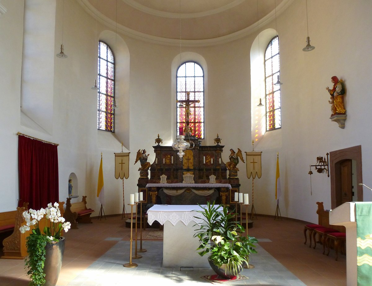 Klingenmnster, Chorraum mit Hauptaltar in der ehemaligen Klosterkirche, Sept.2017