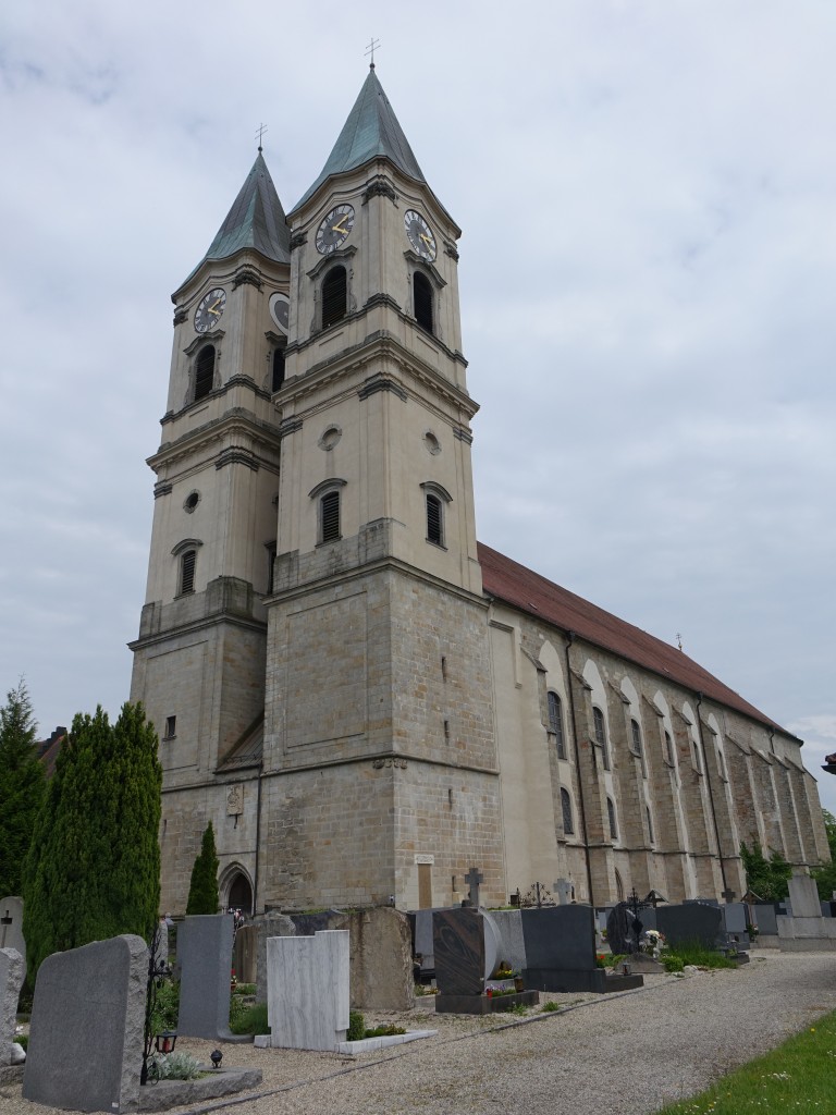 Klosterkirche Niederaltaich, erbaut von 1718 bis 1724 durch Jakob Pawanger, Nordturm von 1735 (25.05.2015)