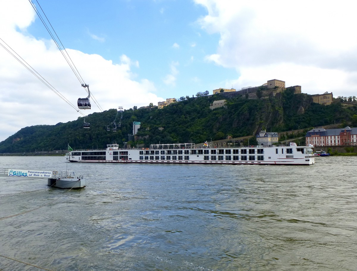 Koblenz, Blick ber den Rhein zur Festung Ehrenbreitstein, die Seilbahn wurde zur Bundesgartenschau 2011 erbaut, Sept.2014 