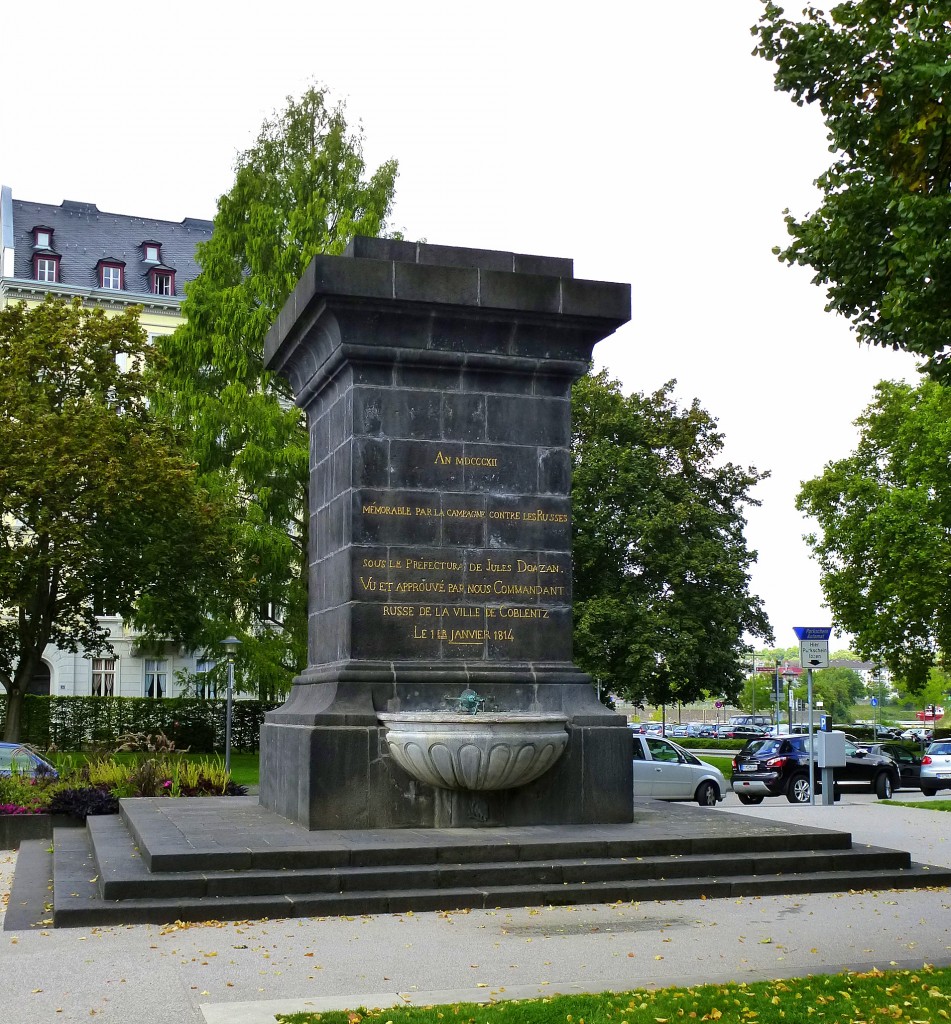 Koblenz, der Kastorbrunnen, 1812 errichtet, gehrt seit 2002 zum UNESCO-Welterbe, Sept.2014