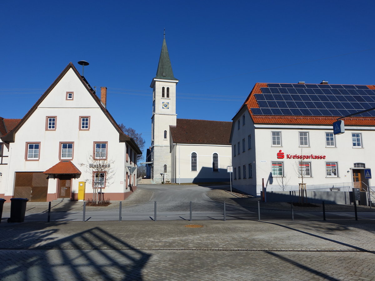 Knigsheim, Pfarrkirche St. Agatha von 1837 und Rathaus (31.12.2016)