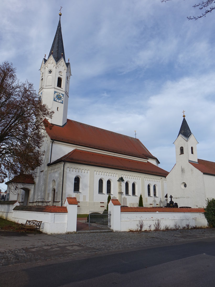 Kollbach, St. Emmeran Kirche und Friedhofskapelle St. Laurentius, Pfarrkirche erbaut von 1732 bis 1734, Friedhofskapelle sptgotischer Saalbau (21.11.2016)