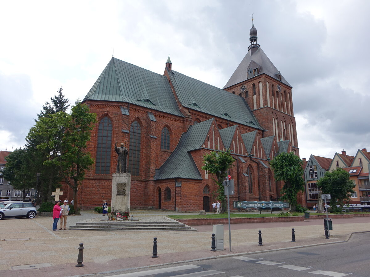 Koszalin / Kslin, Kathedrale St. Marien, erbaut von 1300 bis 1333, dreischiffige Backsteinkirche (01.08.2021)