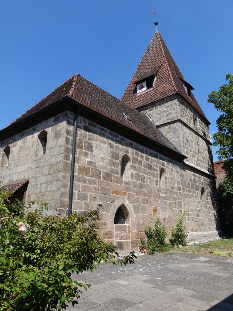 Kriegenbrunn, Ev. St. Johannes der Tufer Kirche, Chorturmkirche erbaut im 14. Jahrhundert, Langhaus erbaut 1579 und 1783 (02.08.2015)