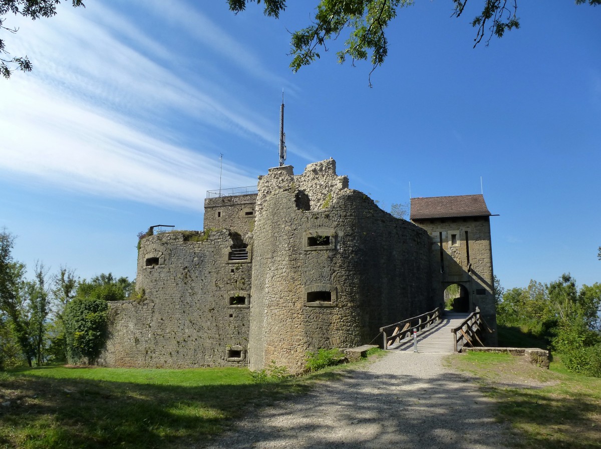 Kssaburg, mit dieser Ansicht empfngt die Burgruine seine Besucher, Sept.2015