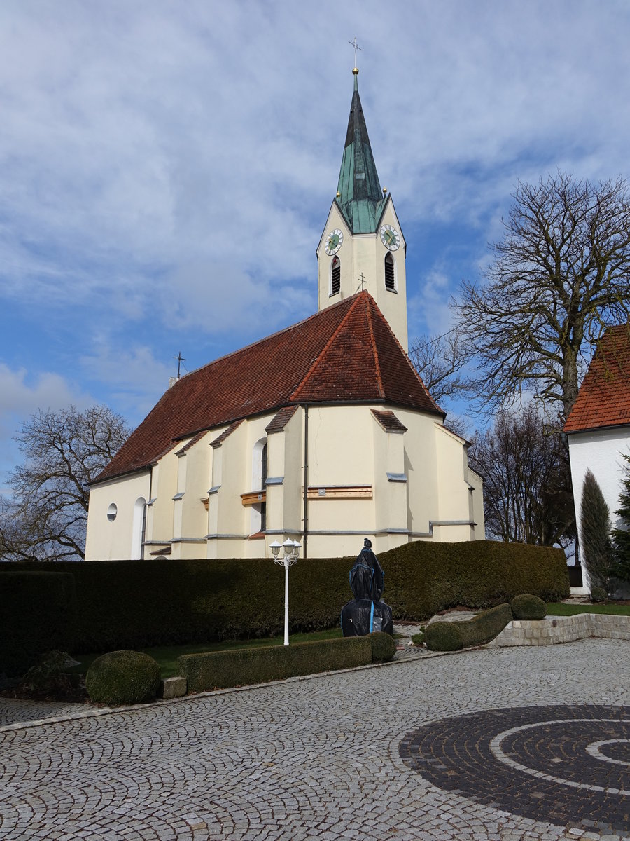 Lngloh, St. Maria Kirche, Chor und Turm Ende 15. Jahrhundert, Langhaus erbaut 1762 (06.03.2016)