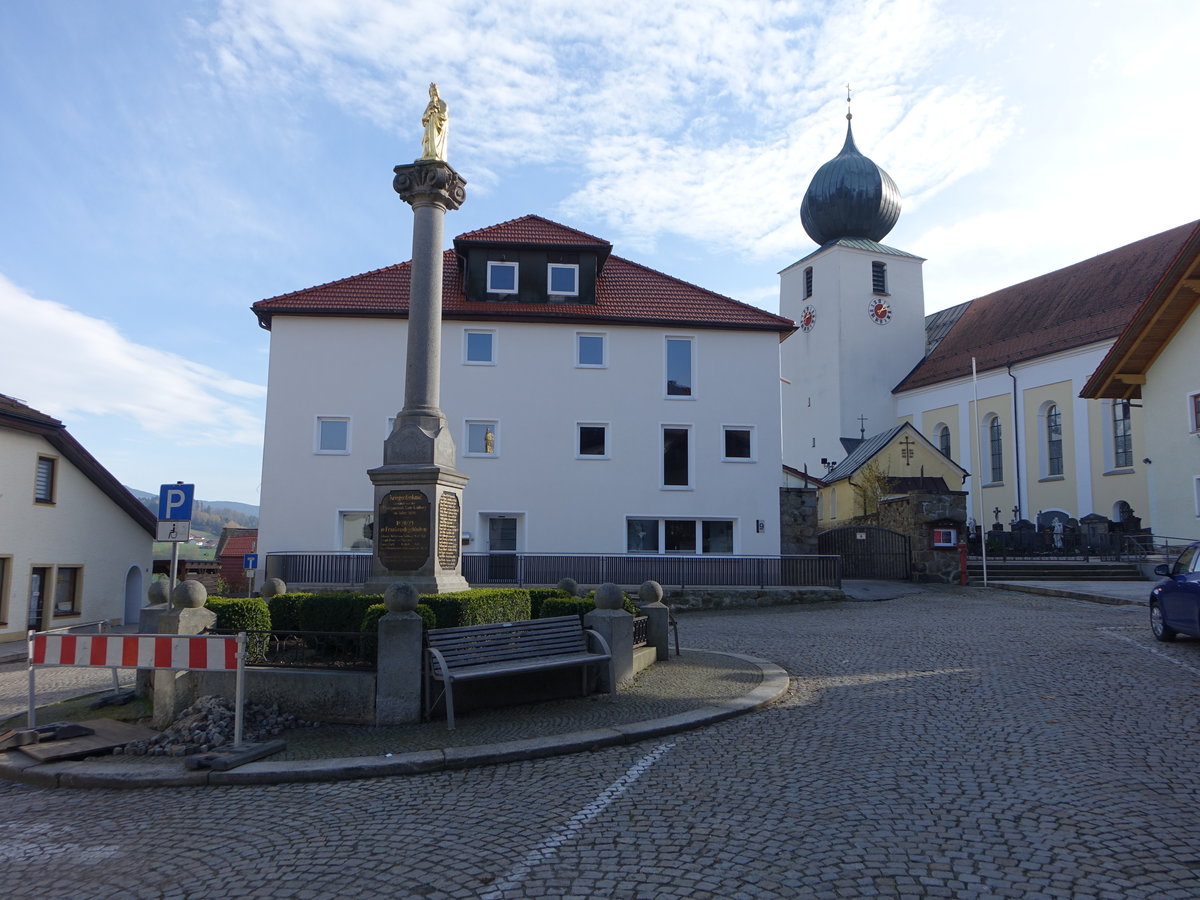 Lam, Mariensule und Pfarrkirche St. Ulrich am Marktplatz (05.11.2017)