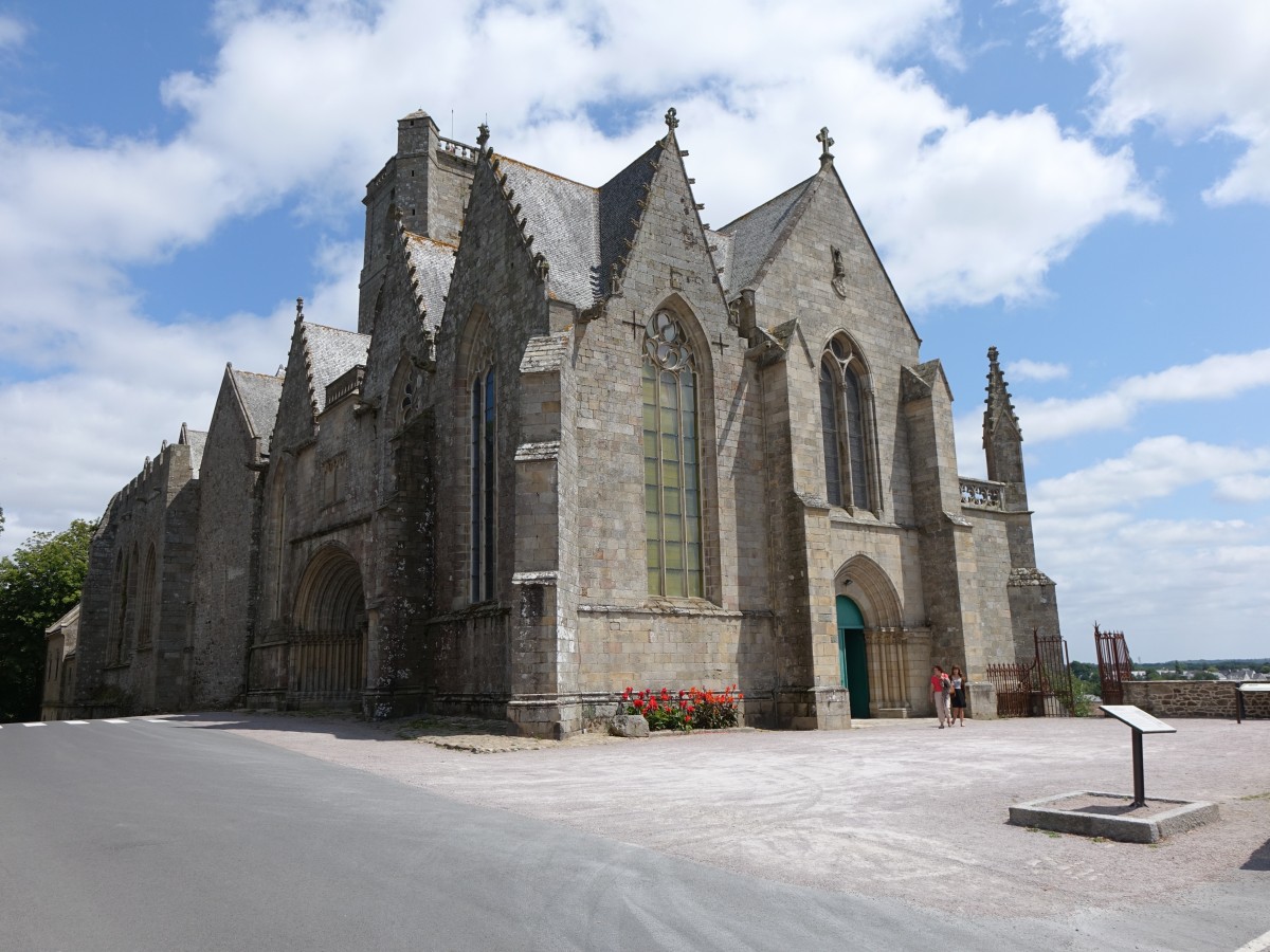 Lamballe, Kollegiatskirche Notre Dame, erbaut ab dem 12. Jahrhundert (13.07.2015)