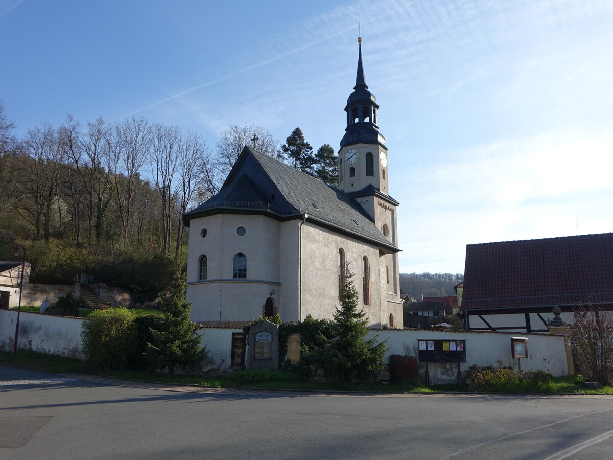 Langendembach, evangelische Dorfkirche, erbaut im 17. Jahrhundert (22.04.2023)