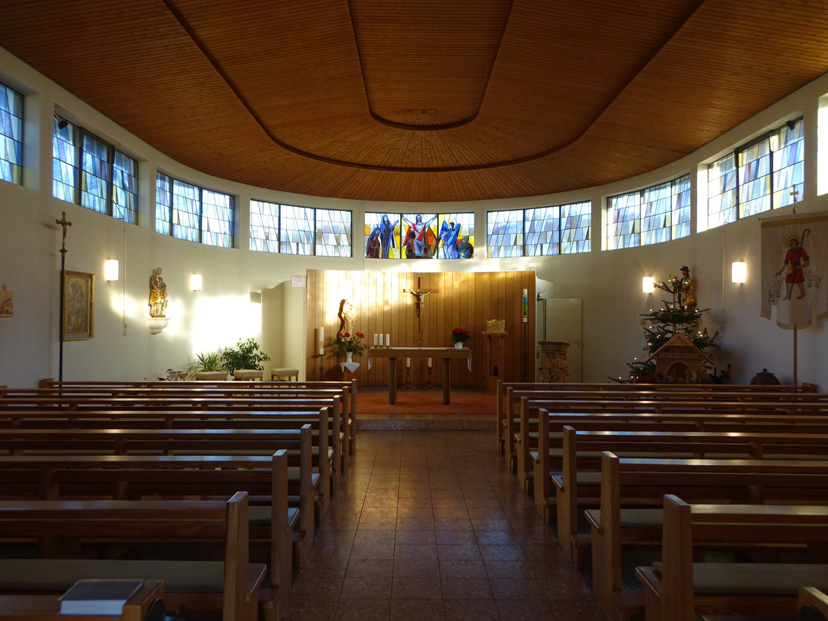 Langenordnach, moderner Innenraum der Kirche St. Wendelin (26.12.2018)