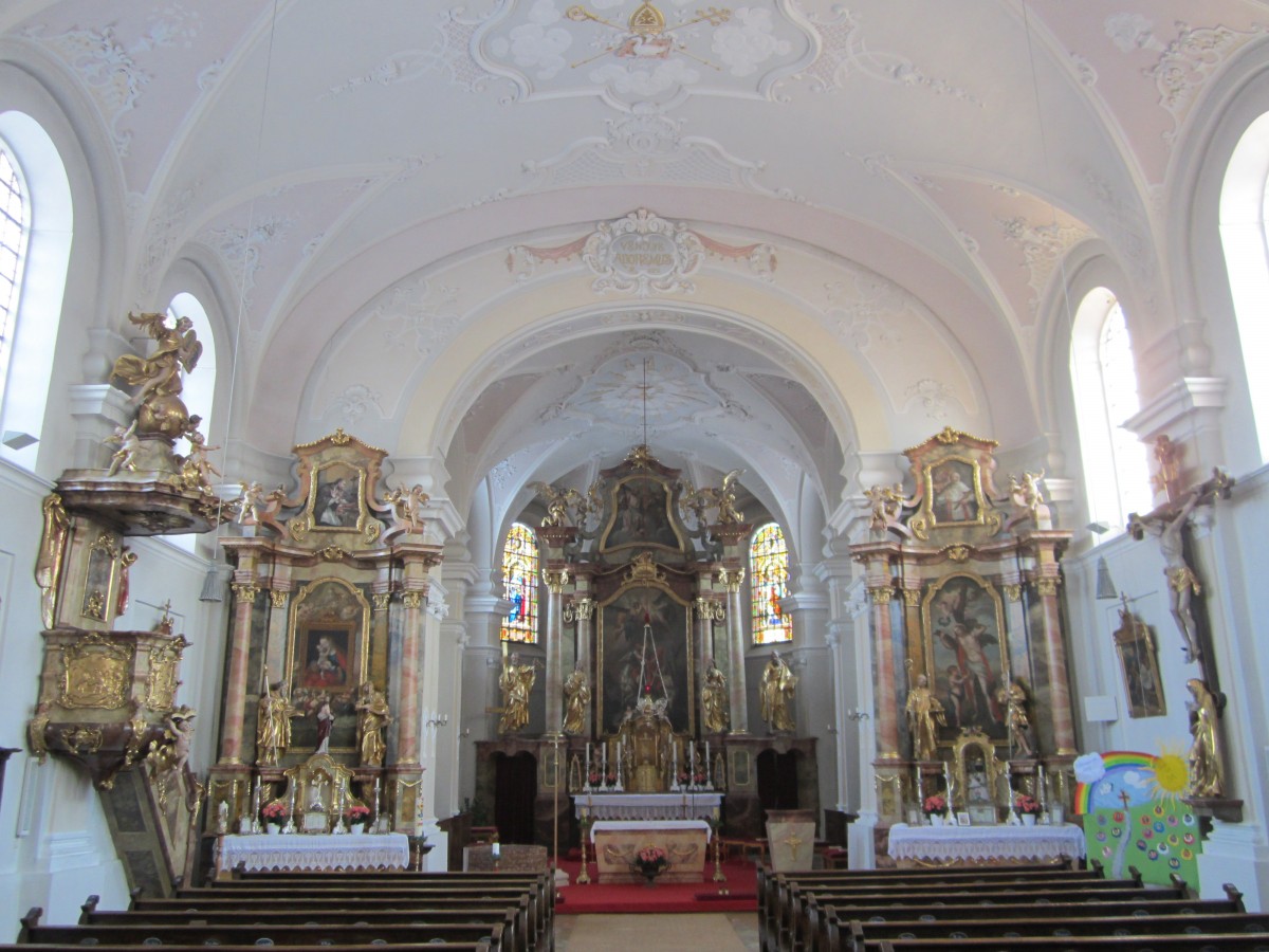 Langenpreising, Altre und Kanzel der Pfarrkirche St. Martin (10.02.2013)