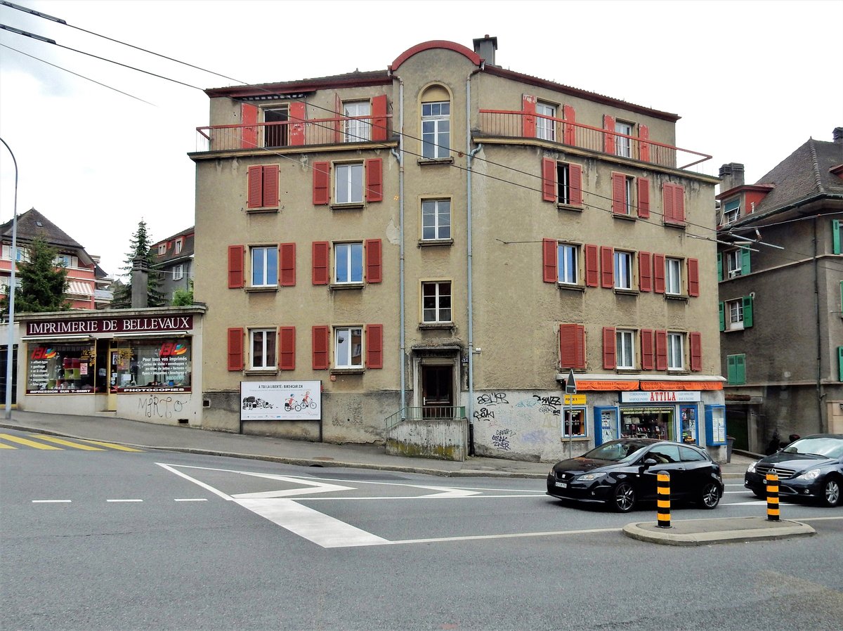 Lausanne, Route Aloys-Fauquez 34, Wohnhaus  Les Prmices , jetzt eher am Ende... -  17.05.2015