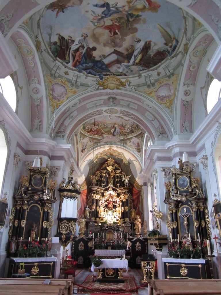 Lavant, Altre und Deckenfresko der Pfarrkirche St. Ulrich (18.09.2014)