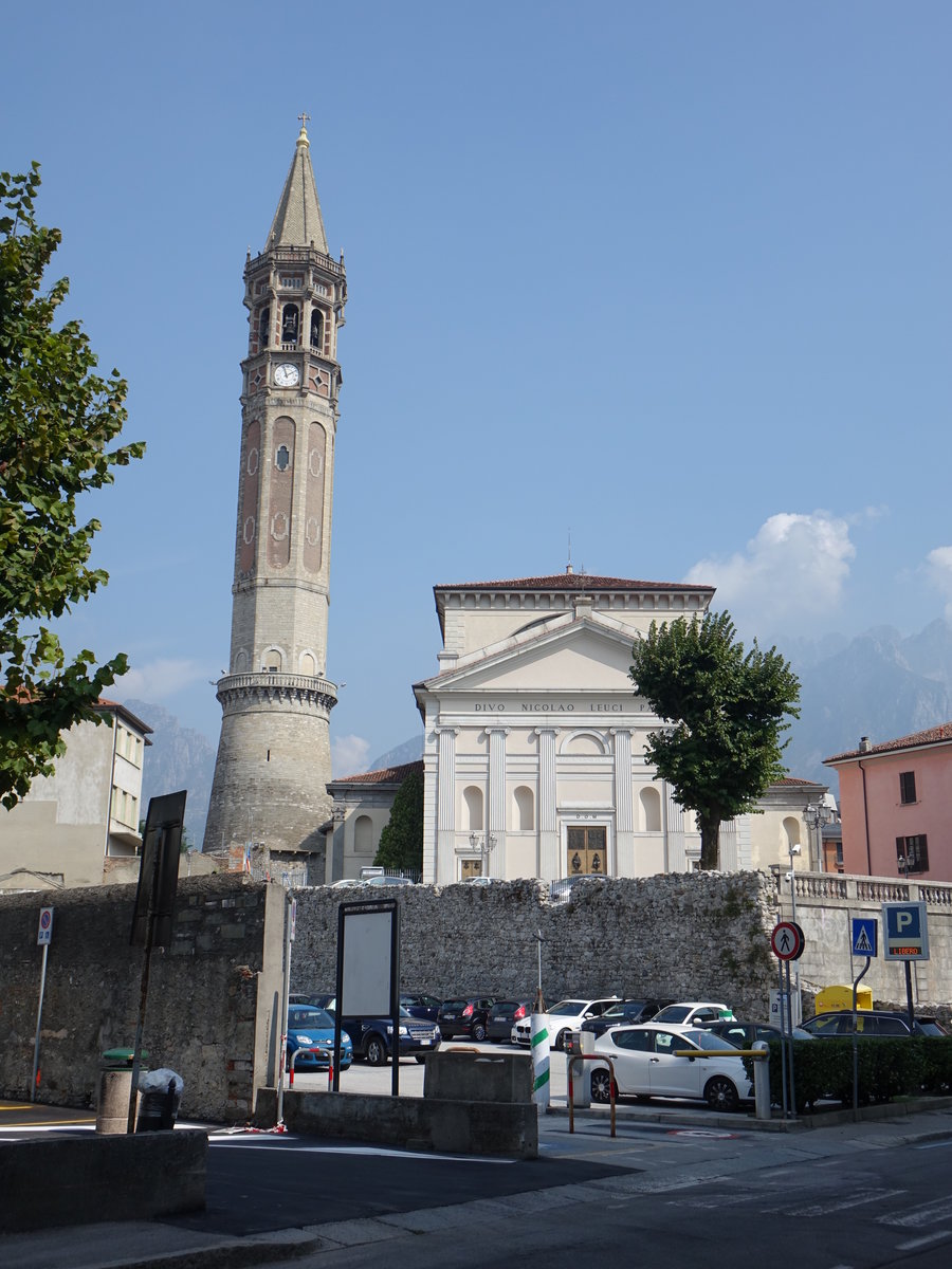 Lecco, Basilika San Nicolo, erbaut ab 1252, neoklassizistischen Fassade von Giuseppe Bovara.Er ist mit einer Hhe von 96 Metern einer hchsten Kirchtrme Italiens und hat ein Gelut von neun Glocken. Der imposante neugotische Glockenturm wurde von 1902 bis 1904 unter Giovanni Ceruti errichtet (21.09.2018)
