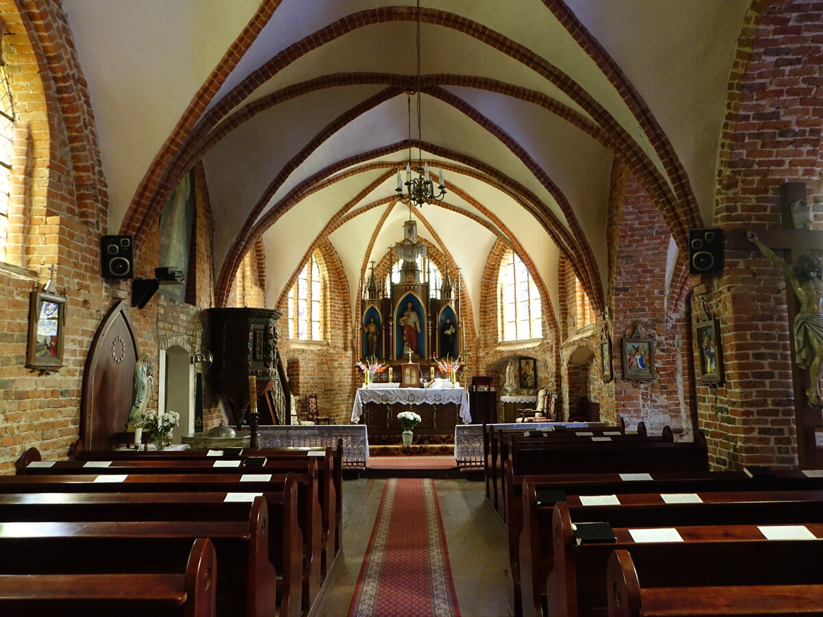 Lekno / Bast, Innenraum der Pfarrkirche St. Johannes, Flgelaltar von 1588 (01.08.2021)