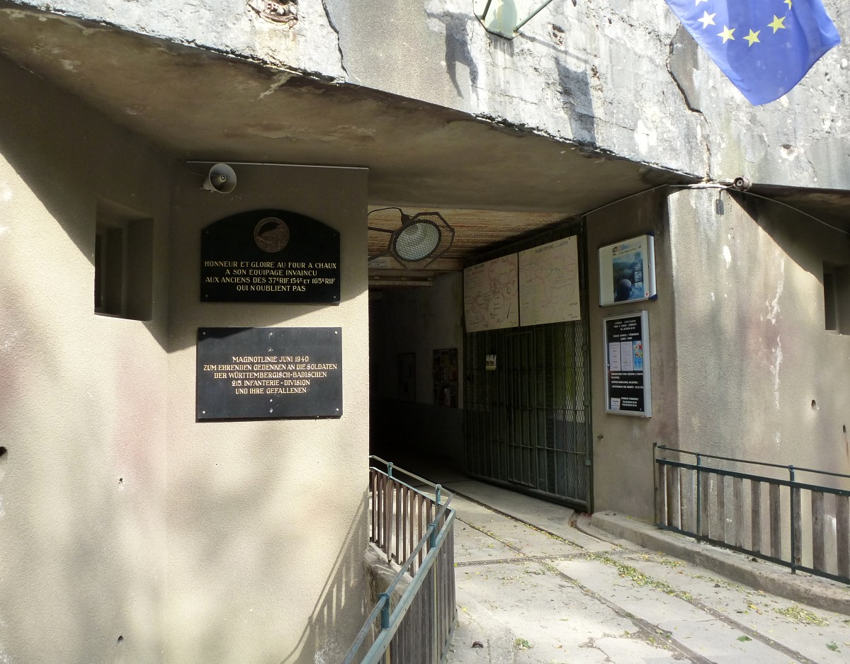 Lembach, Maginot-Linie, Eingang zur Festungsanlage und dem Museum, nur mit Fhrung zu besichtigen, Sept.2015