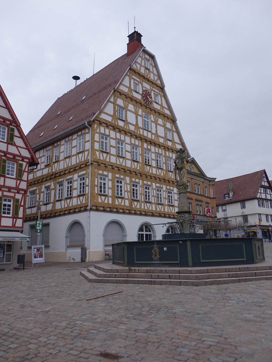 Leonberg, altes Rathaus am Marktplatz, erbaut im 16. Jahrhundert (03.02.2019)