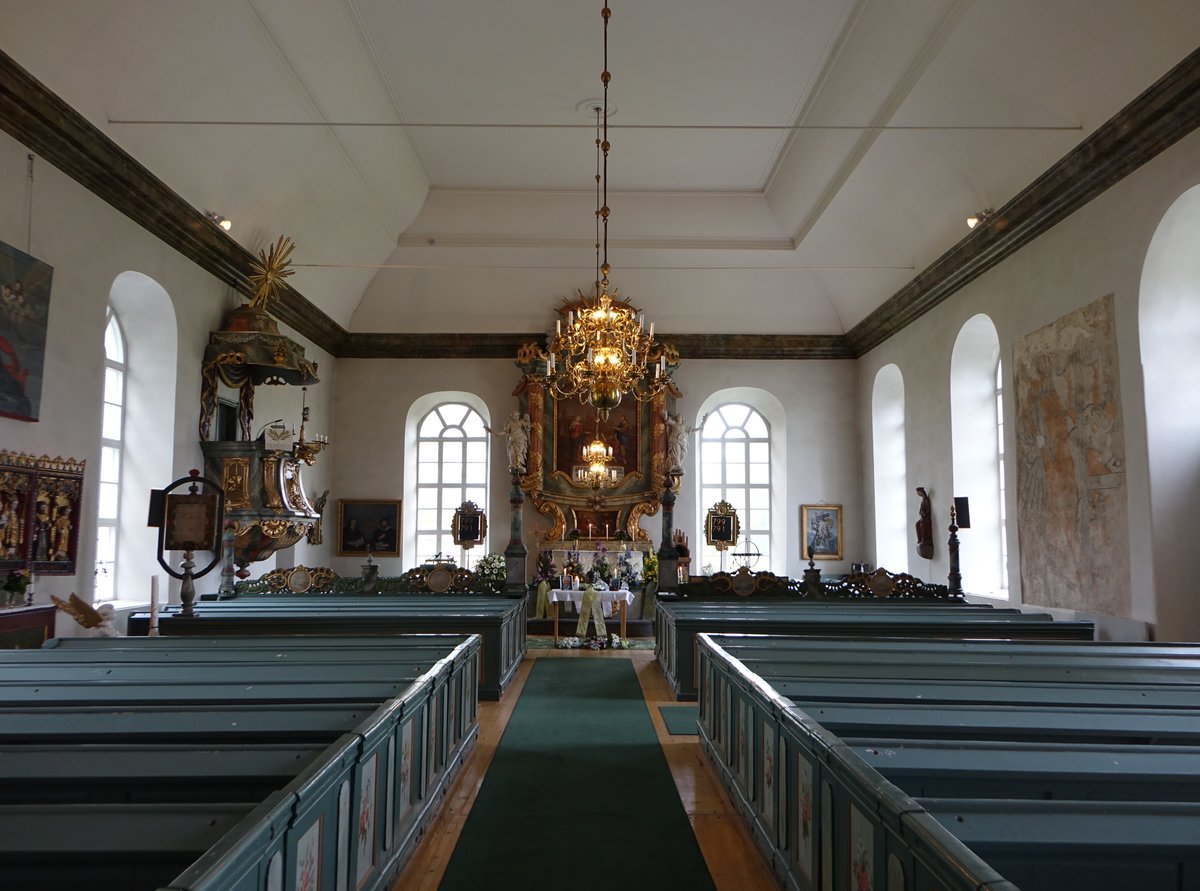 Lillhrdal, Innenraum der Ev. Kirche, Altar und Kanzel von 1770, erbaut von Johan Edler (17.06.2017)