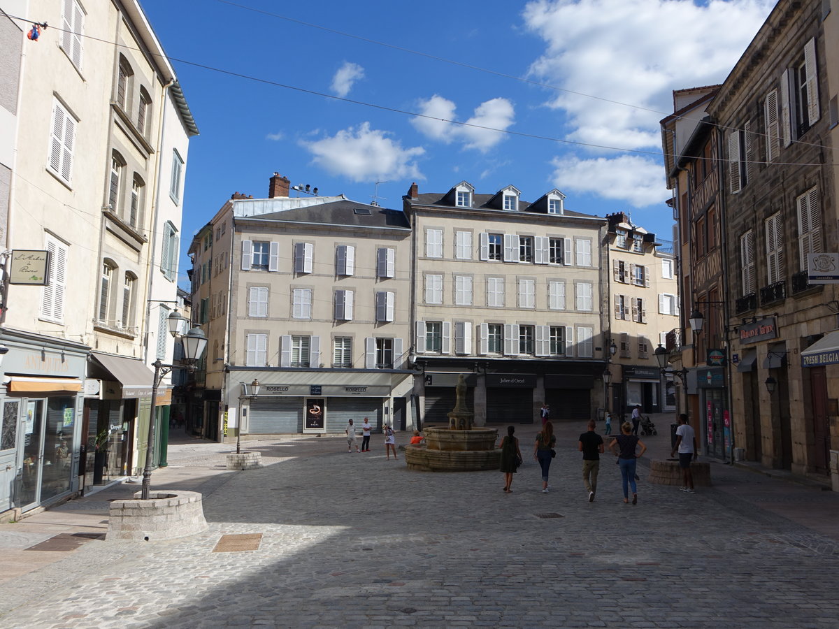 Limoges, Brunnen am Place Saint-Michel in der Altstadt (14.07.2017)